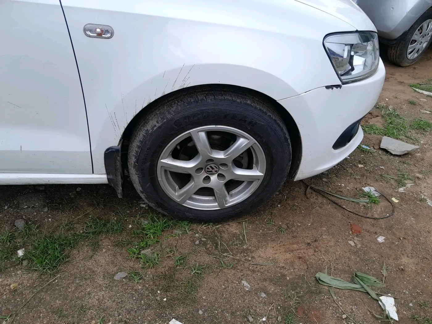 2013 Volkswagen Vento HIGHLINE DIESEL 1.6, Diesel, Manual, 93,495 km, tyre