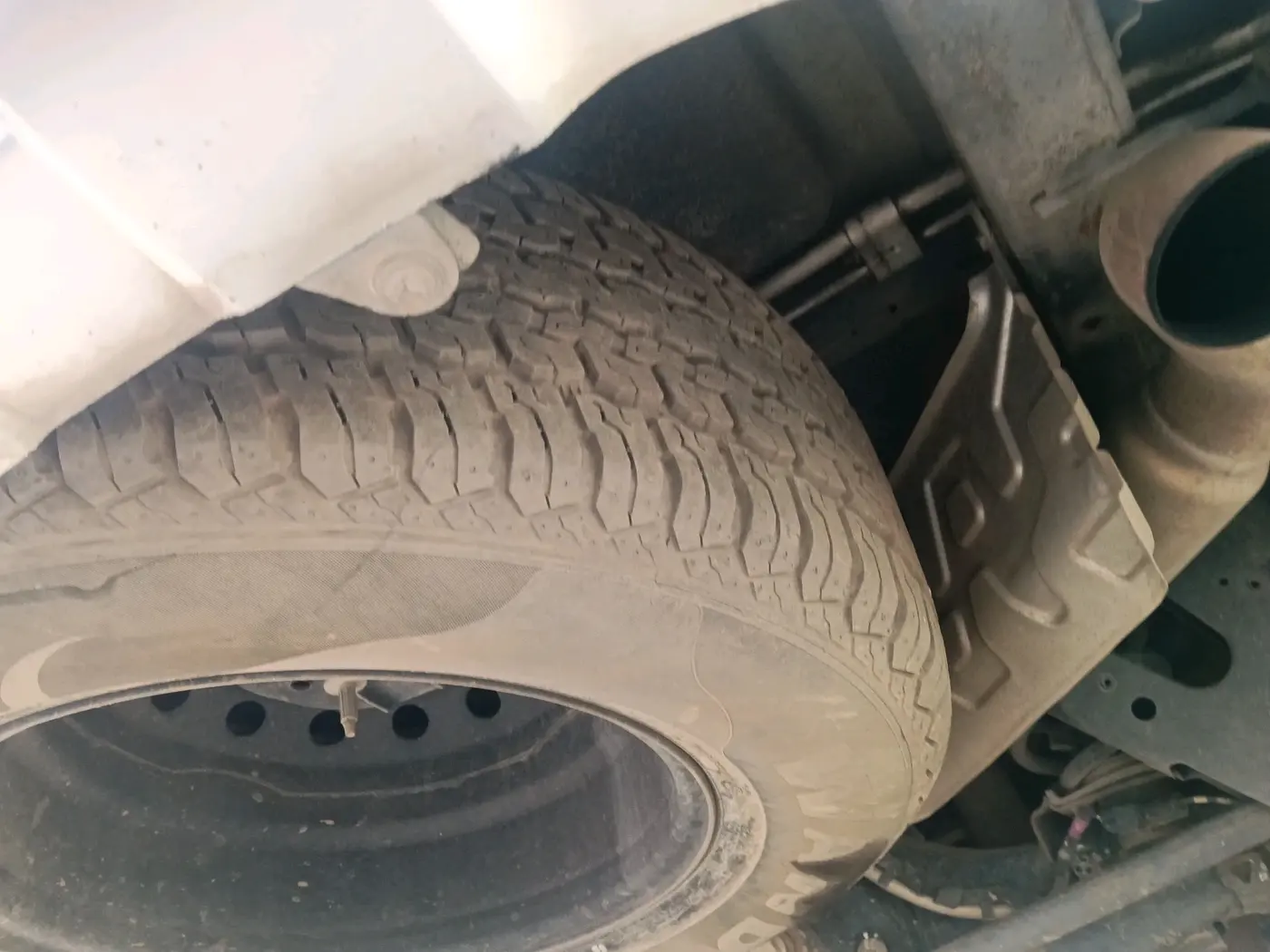 2021 Ford Endeavour TITANIUM PLUS 2.0 4X4 AT SUNROOF, Diesel, Automatic, 98,720 km, tyre
