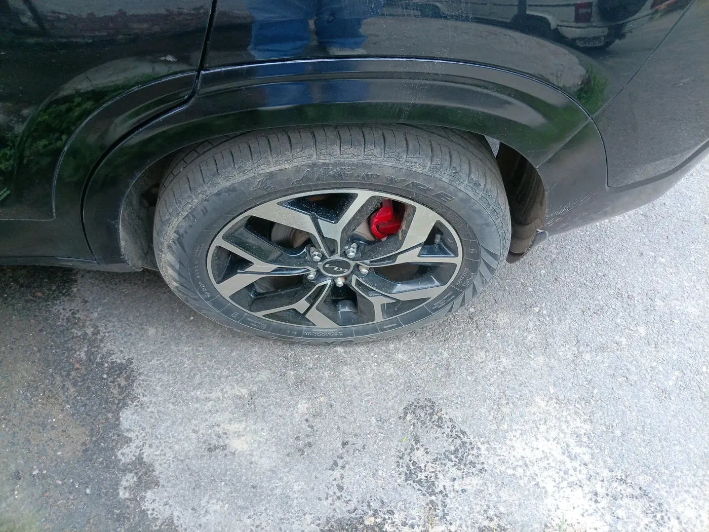 2024 KIA SELTOS  HTK 1.5 PETROL MT, CNG, Manual, 26,234 km, tyre