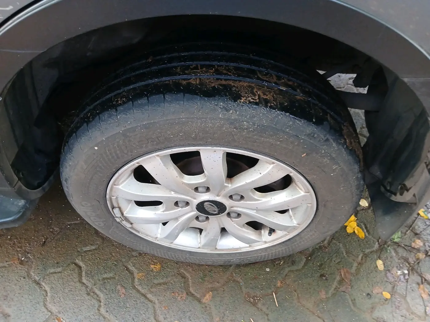2017 Mahindra XUV500 W10 AT, Diesel, Automatic, 61,920 km, tyre