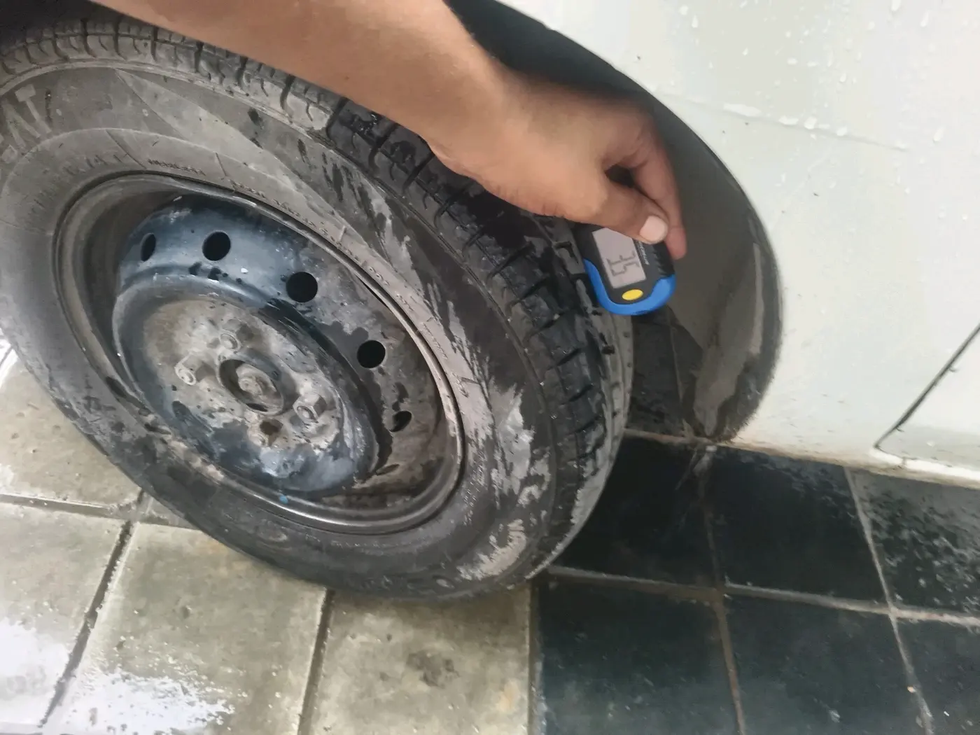 2021 Maruti Alto LXI CNG, CNG, Manual, 75,230 km, tyre