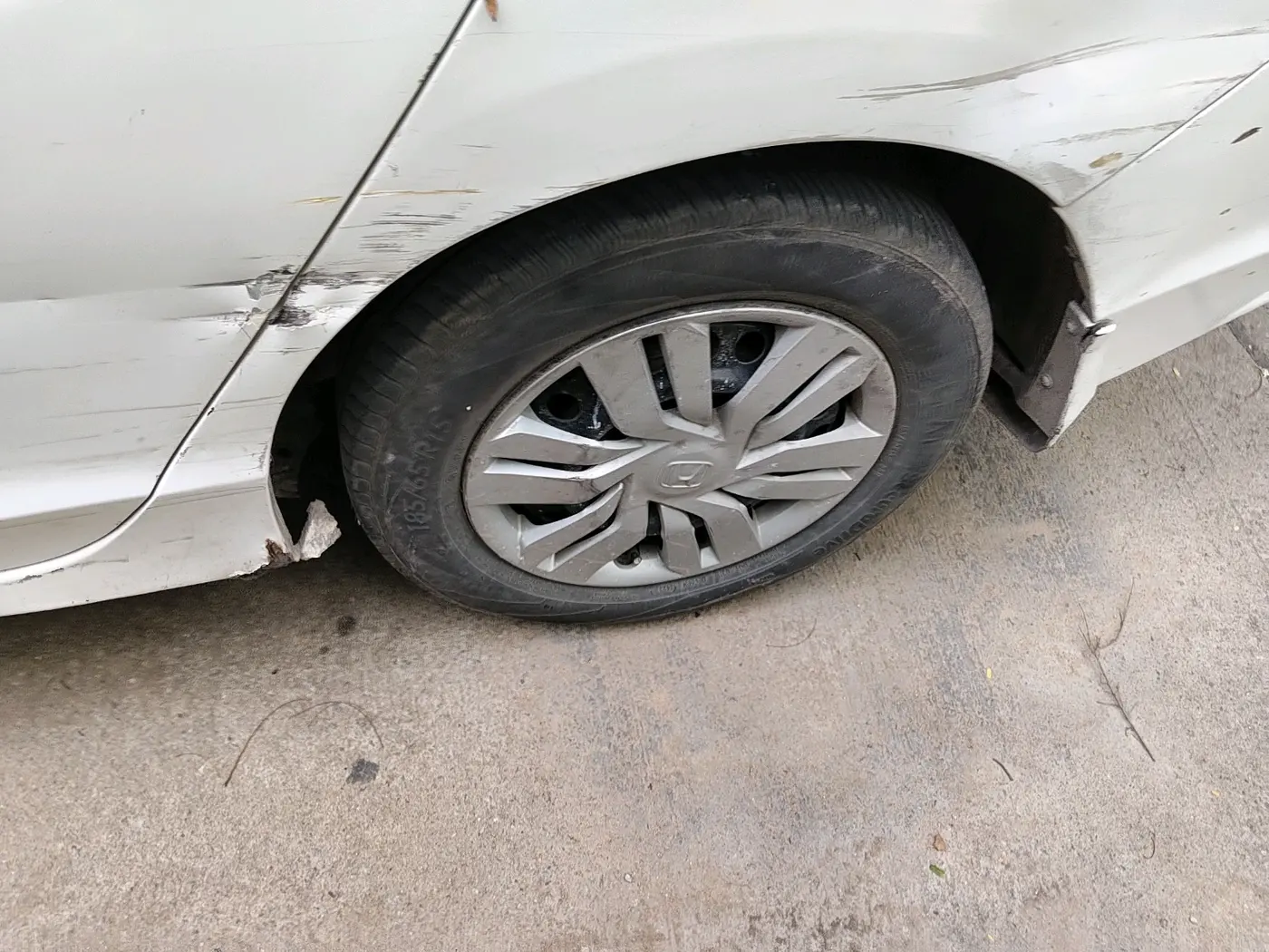 2014 Honda City 1.5L I-DTEC SV, Diesel, Manual, 1,24,422 km, tyre