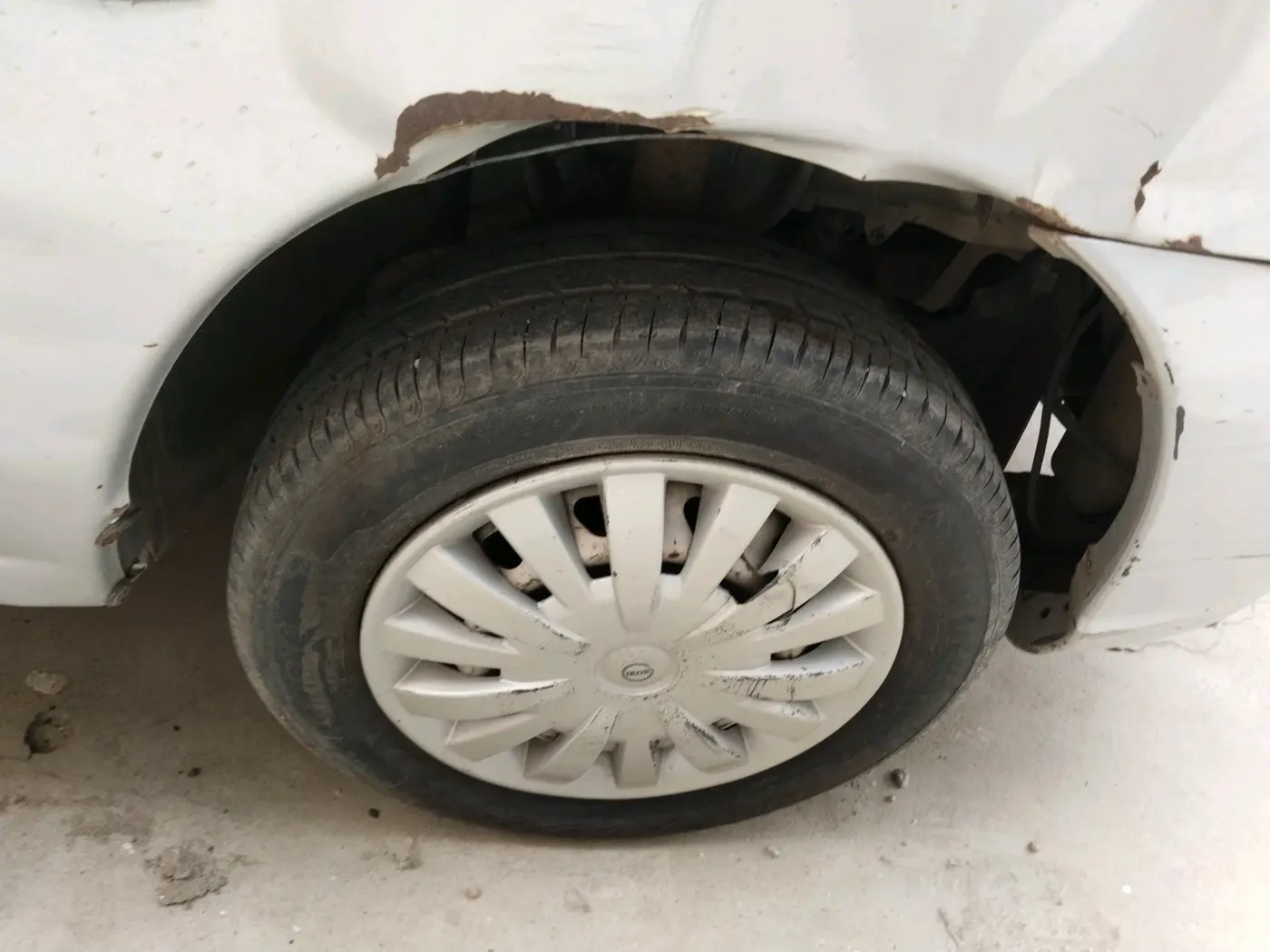 2014 Tata Indica EV2 LS, Diesel, Manual, 2,31,327 km, tyre