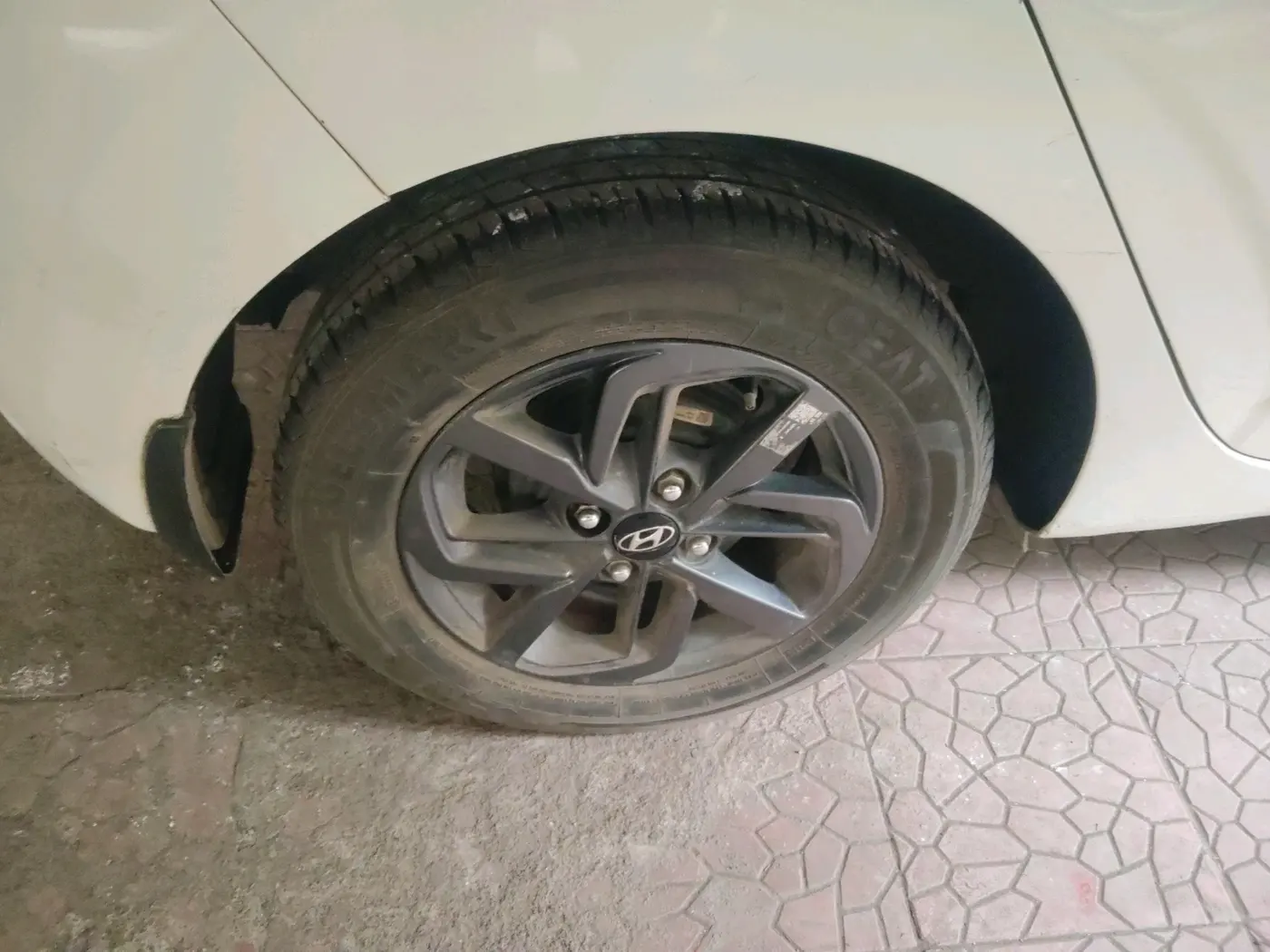 2022 Hyundai GRAND I10 NIOS SPORTZ 1.2 KAPPA VTVT CNG, CNG, Manual, 35,560 km, tyre