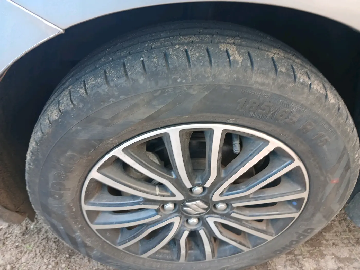 2022 Maruti Dzire ZXI Plus AMT, Petrol, Automatic, 29,418 km, tyre