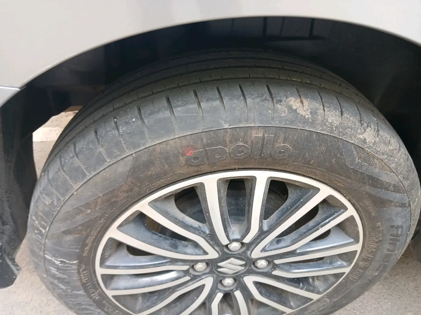 2022 Maruti Dzire ZXI Plus AMT, Petrol, Automatic, 29,418 km, tyre