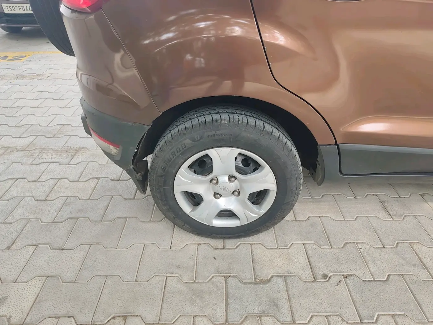 2017 Ford Ecosport TREND+ 1.5L DIESEL, Diesel, Manual, 83,155 km, tyre