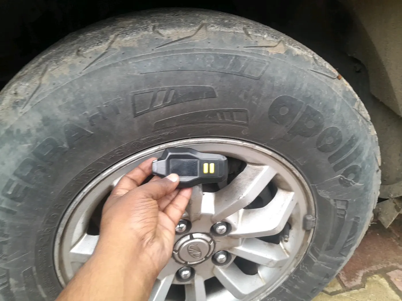 2016 Mahindra TUV300 T8, Diesel, Manual, 22,747 km, tyre
