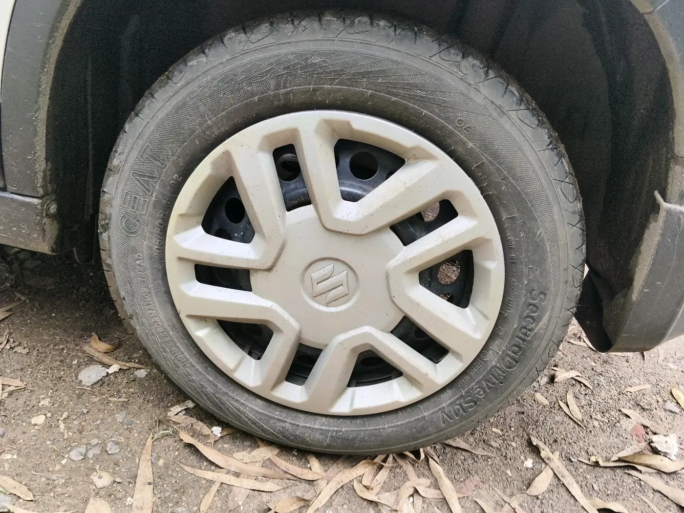 2021 Maruti Vitara Brezza VXI, Petrol, Manual, 96,874 km, tyre