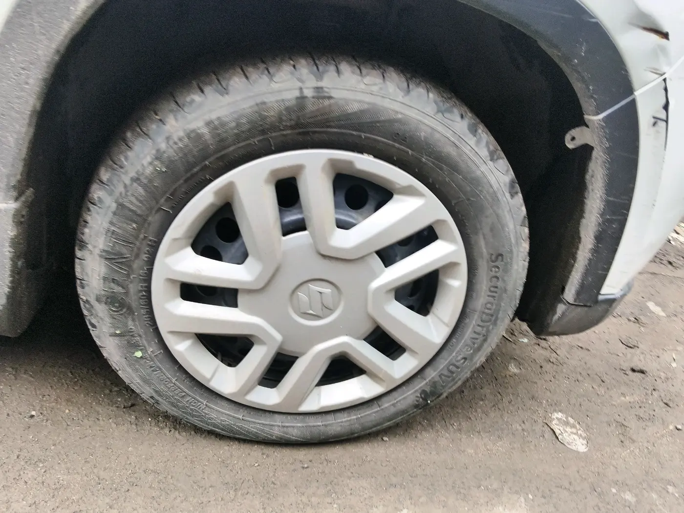 2021 Maruti Vitara Brezza VXI, Petrol, Manual, 96,874 km, tyre