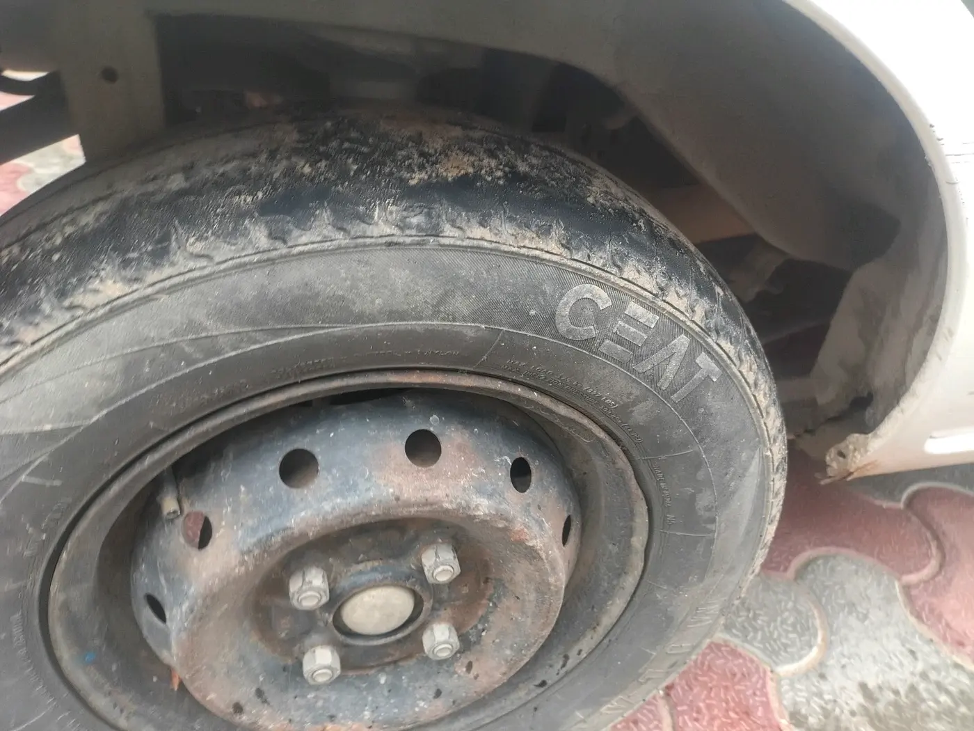 2016 Maruti Alto 800 LXI, Petrol, Manual, 1,09,385 km, tyre