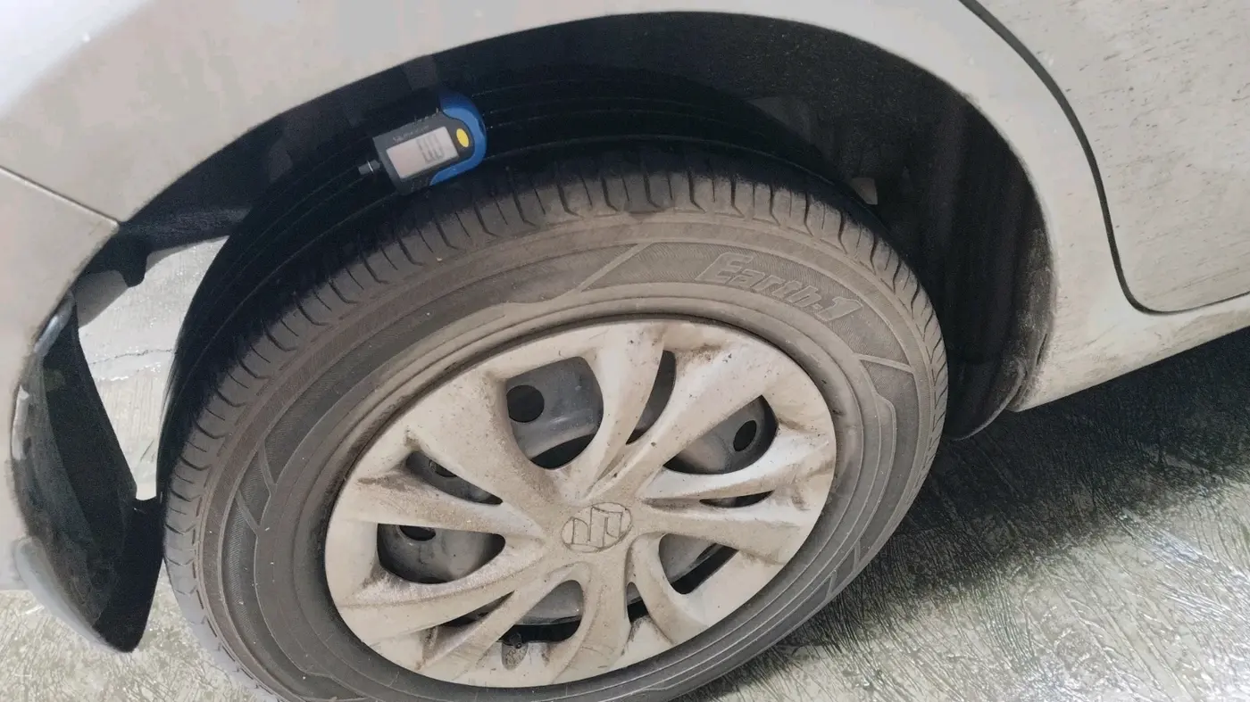 2019 Maruti Swift VDI AMT, Diesel, Automatic, 2,09,221 km, tyre