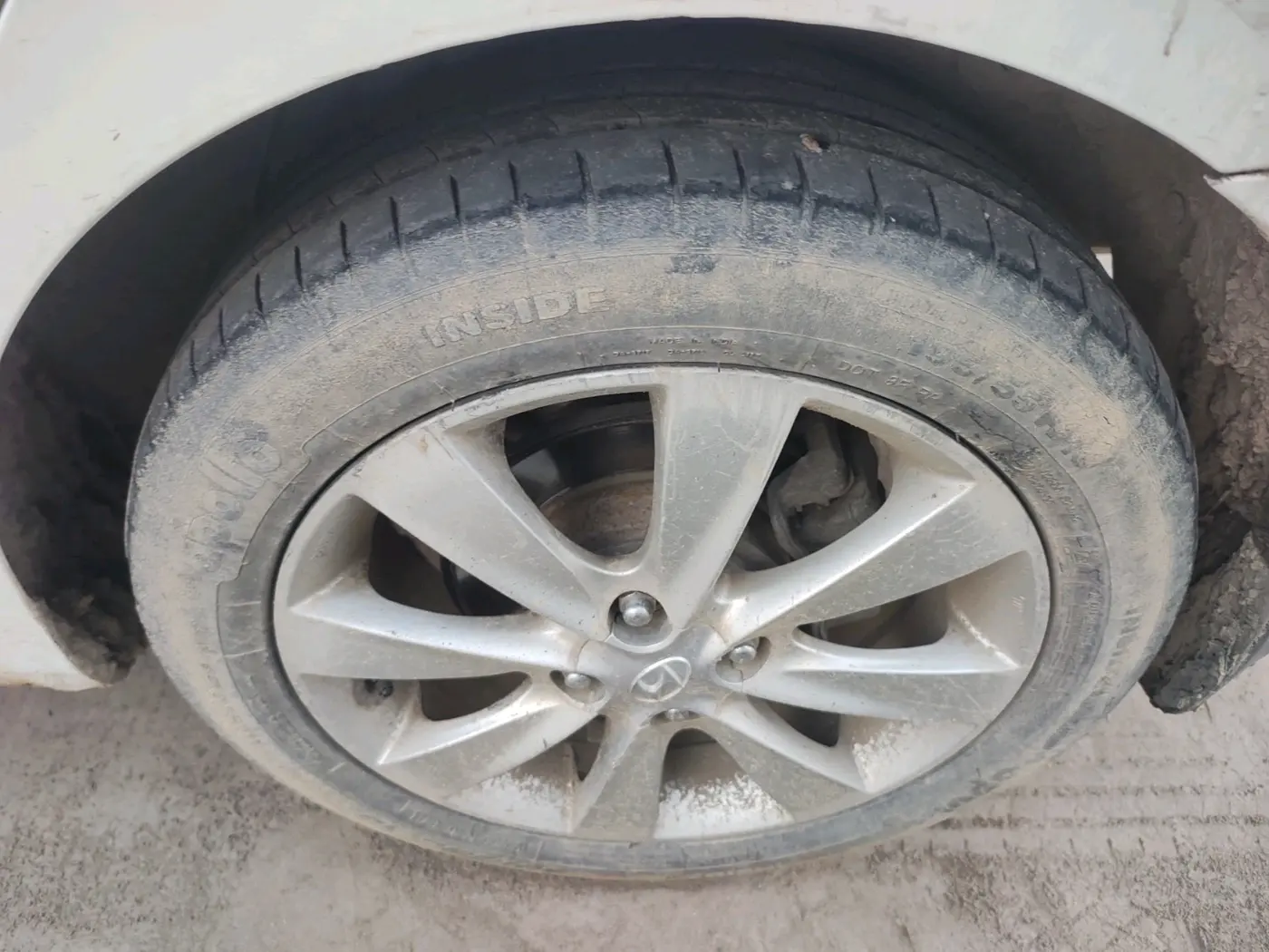 2011 Hyundai Verna FLUIDIC 1.6 VTVT SX, Petrol, Manual, 97,840 km, tyre