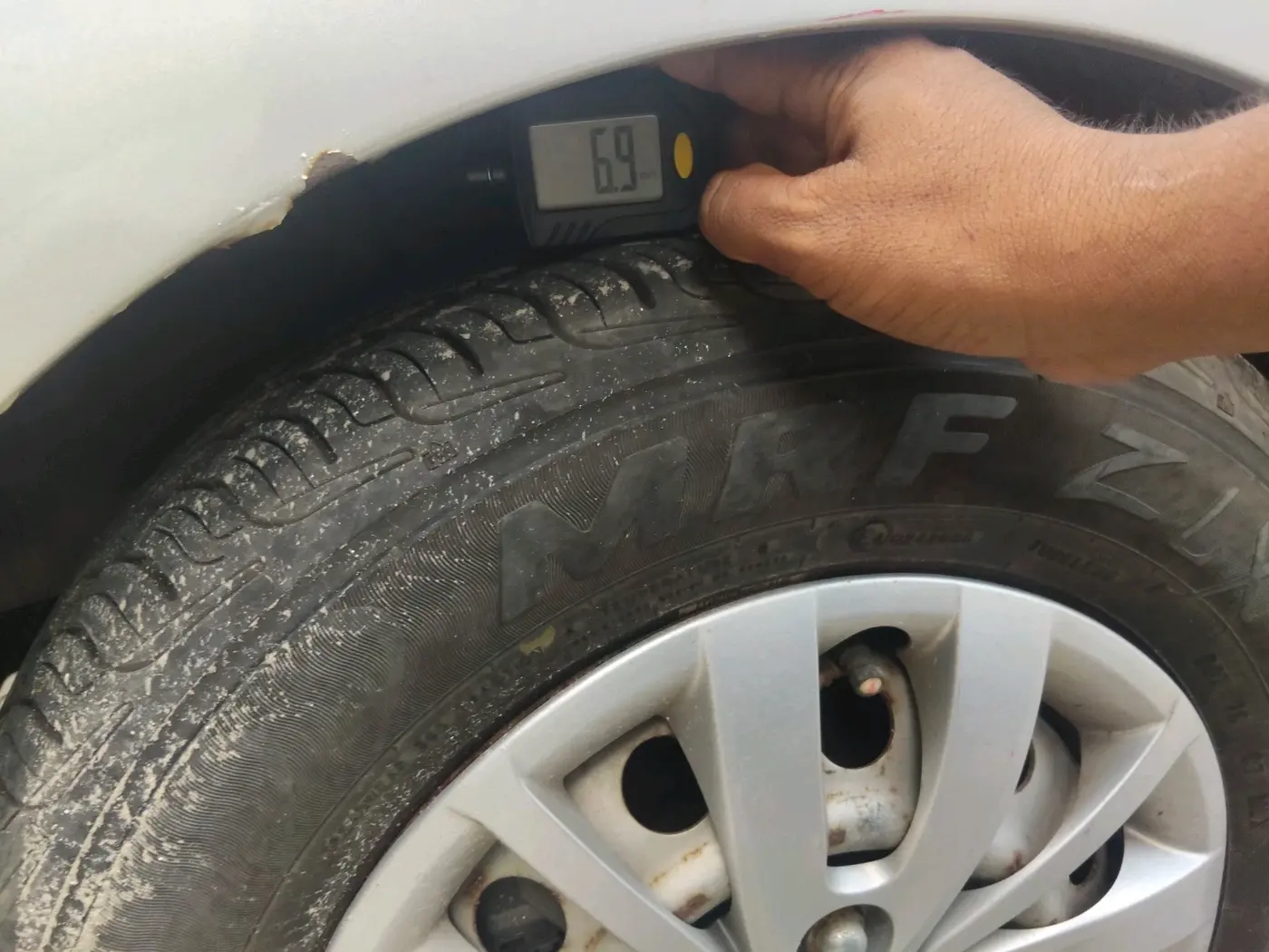 2015 Hyundai i10 MAGNA 1.1, Petrol, Manual, 81,189 km, tyre