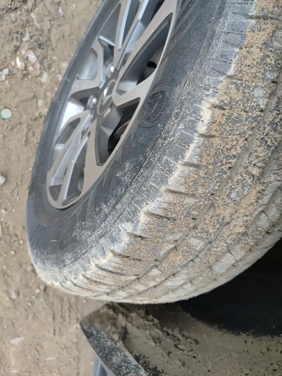 2022 Mahindra SCORPIO-N Z8 L PETROL AT 7 STR, Petrol, Automatic, 18,485 km, tyre