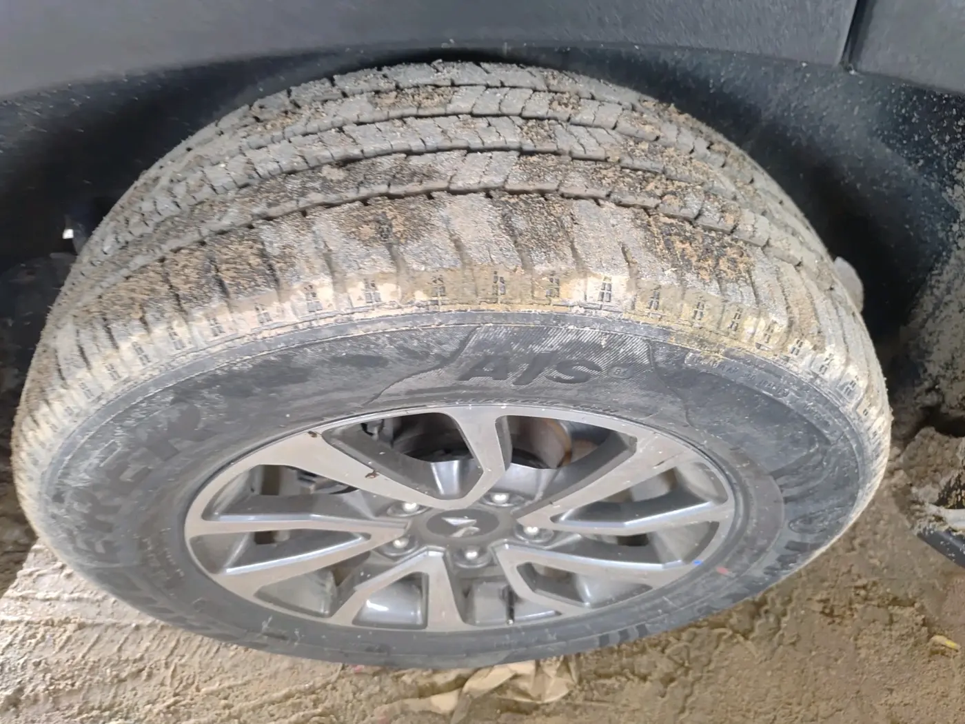 2022 Mahindra SCORPIO-N Z8 L PETROL AT 7 STR, Petrol, Automatic, 18,485 km, tyre