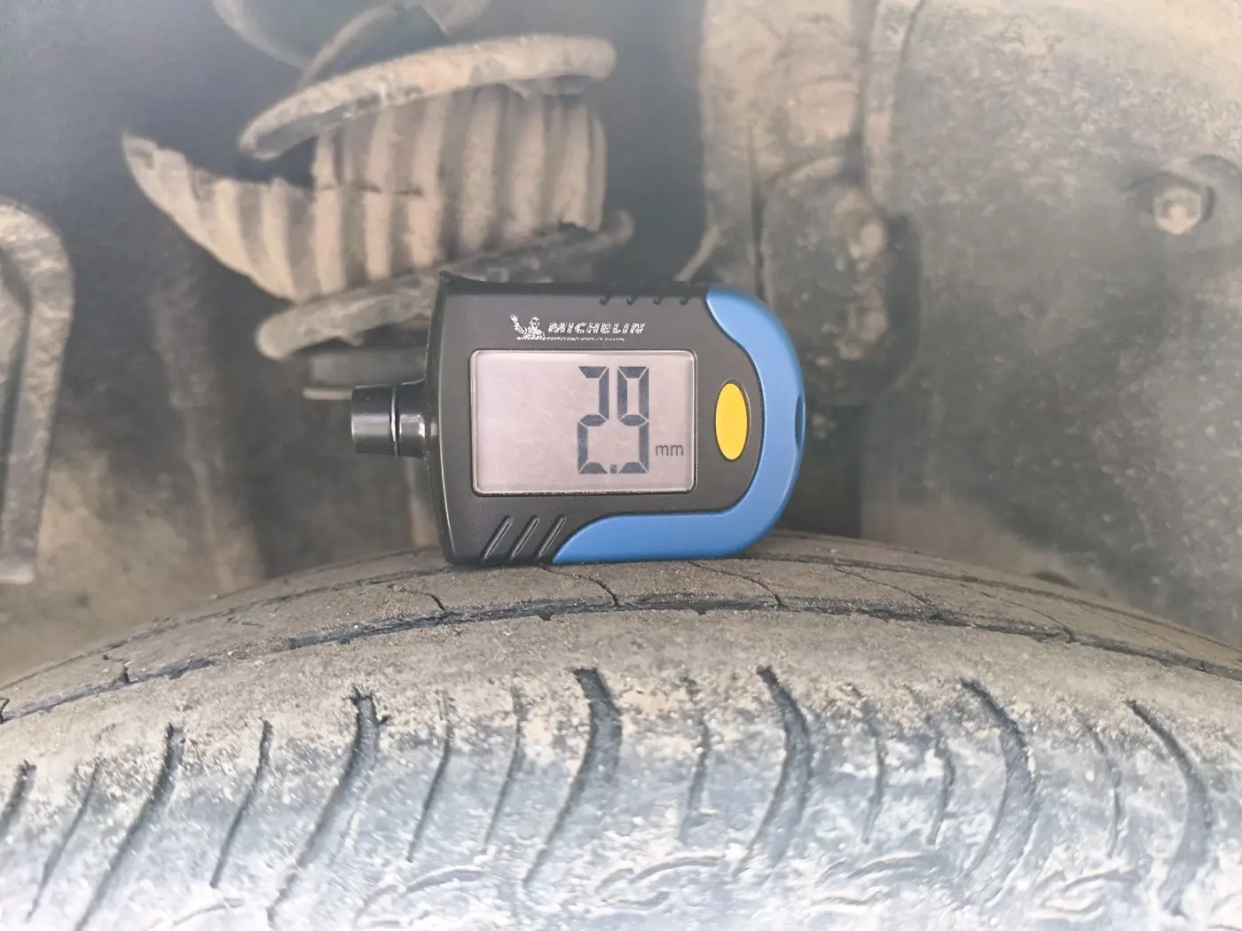 2018 Tata Tiago XT PETROL, CNG, Manual, 1,29,714 km, tyre