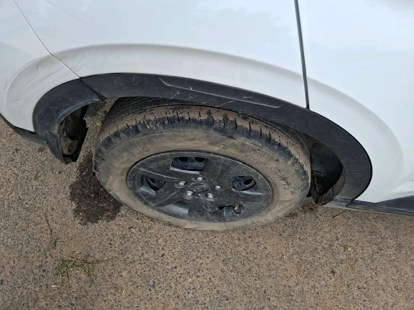 2025 Hyundai VENUE S 1.2, Petrol, Manual, 32,414 km, tyre