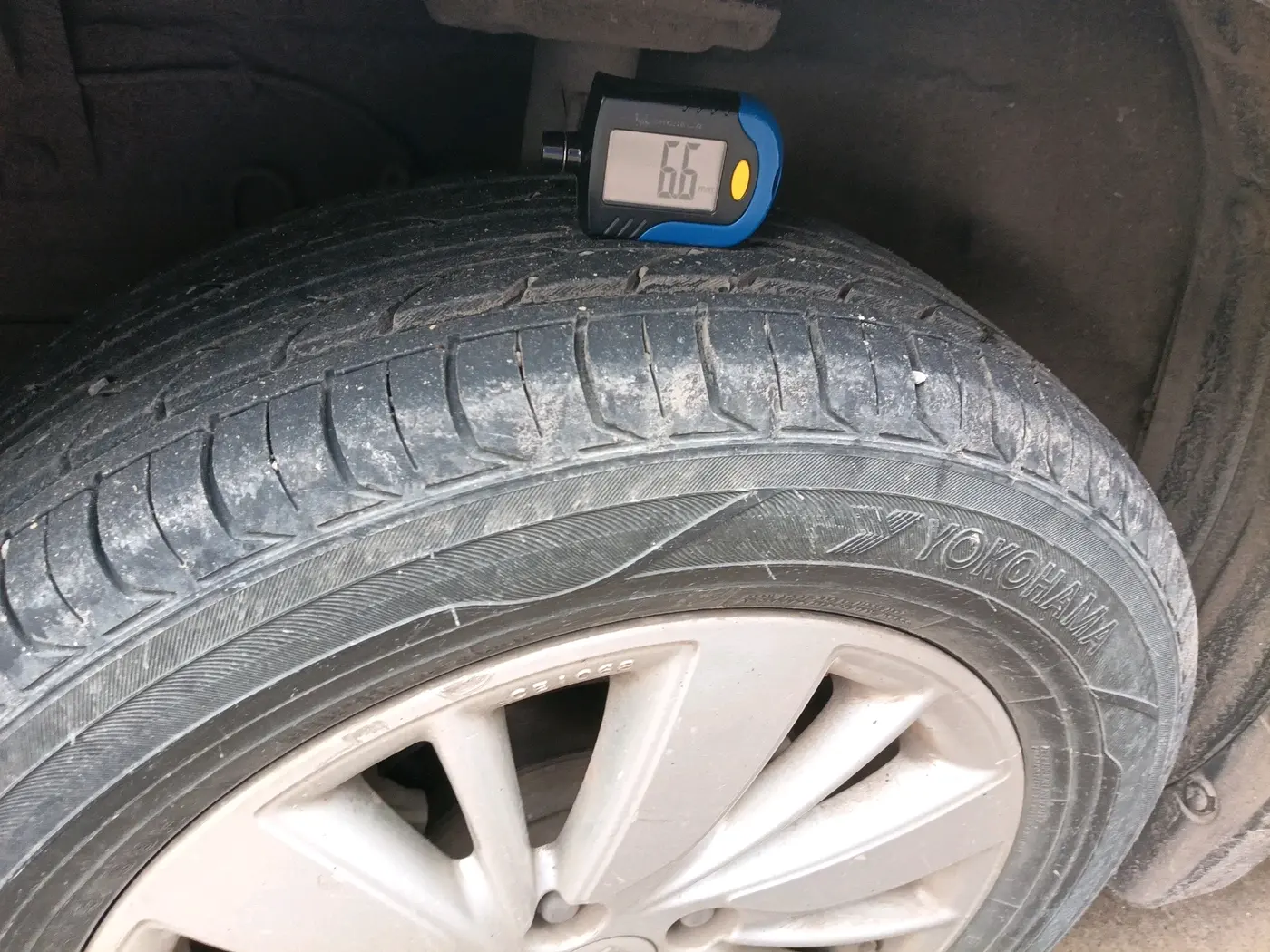 2015 Maruti Swift ZXI, Petrol, Manual, 87,851 km, tyre