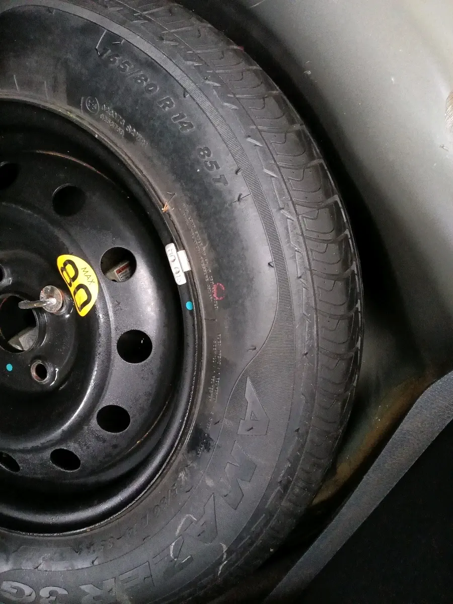 2015 Maruti Swift ZXI, Petrol, Manual, 87,851 km, tyre
