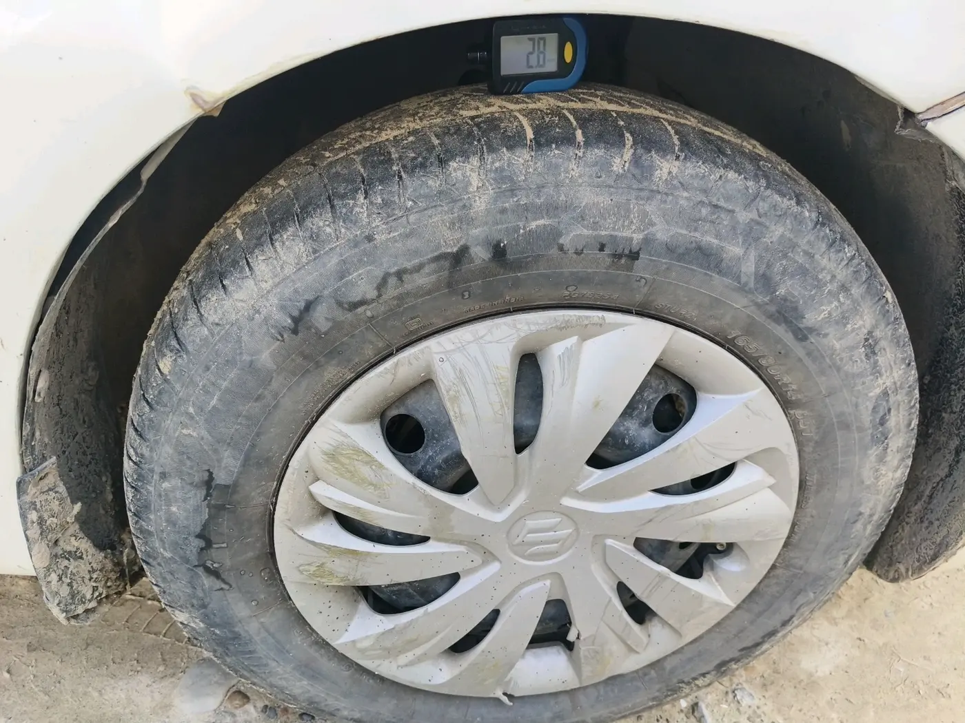 2017 Maruti Dzire VDI, Diesel, Manual, 75,493 km, tyre