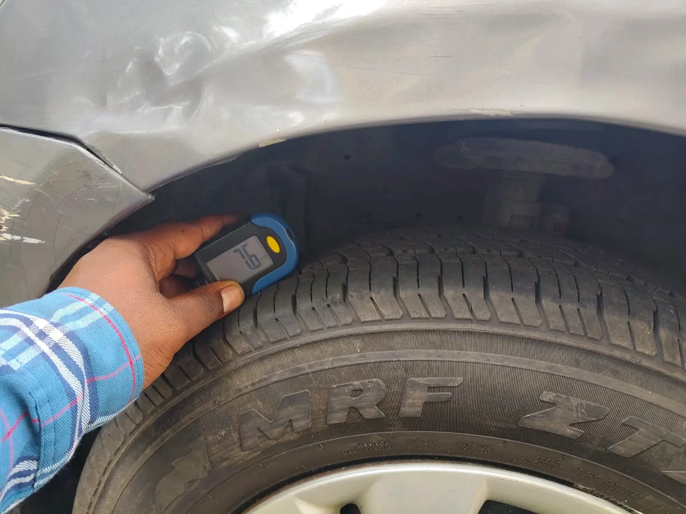 2015 Maruti Swift VDI, Diesel, Manual, 1,12,087 km, tyre