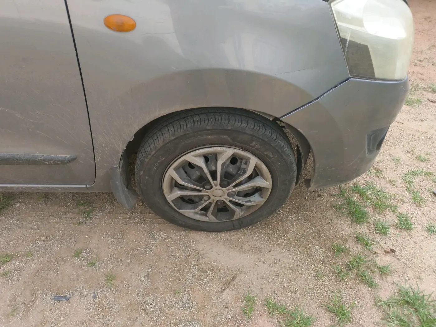2015 Maruti Wagon R 1.0 VXI, Petrol, Manual, 1,65,743 km, tyre