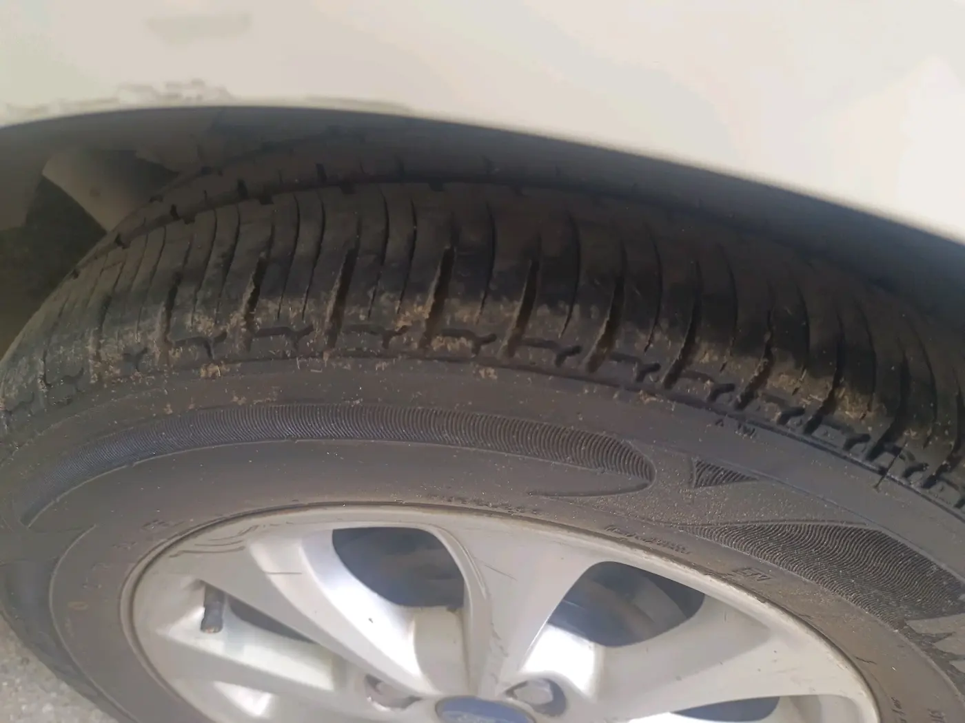 2011 Ford Figo TITANIUM 1.4 DIESEL, Diesel, Manual, 1,06,170 km, tyre