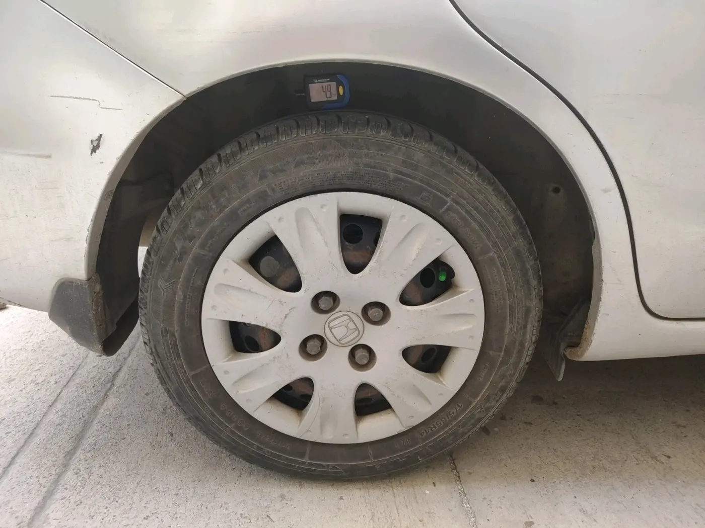 2015 Honda Amaze 1.2L I-VTEC S, CNG, Manual, 1,03,585 km, tyre