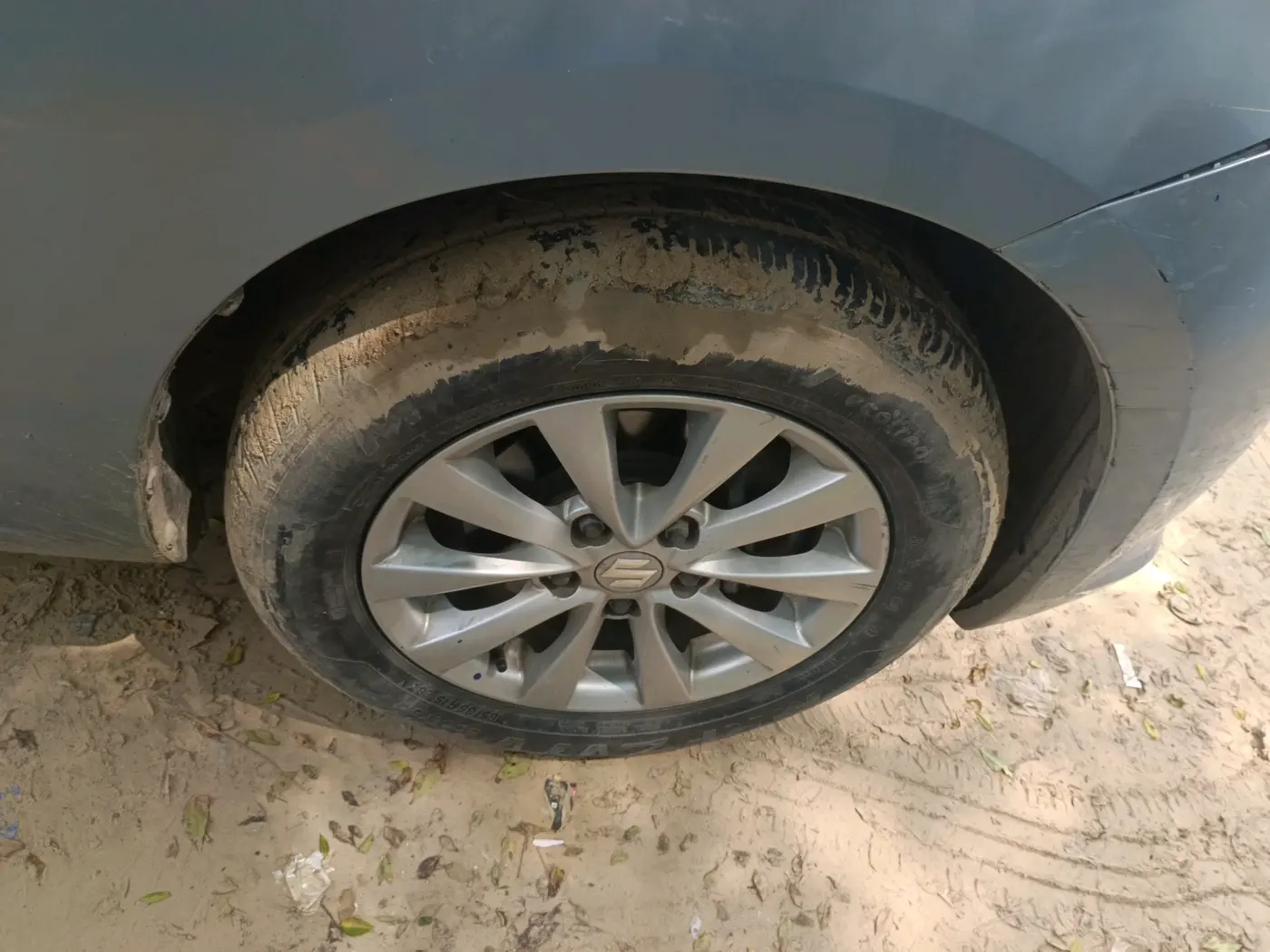 2011 Maruti Ertiga ZXI, CNG, Manual, 91,537 km, tyre
