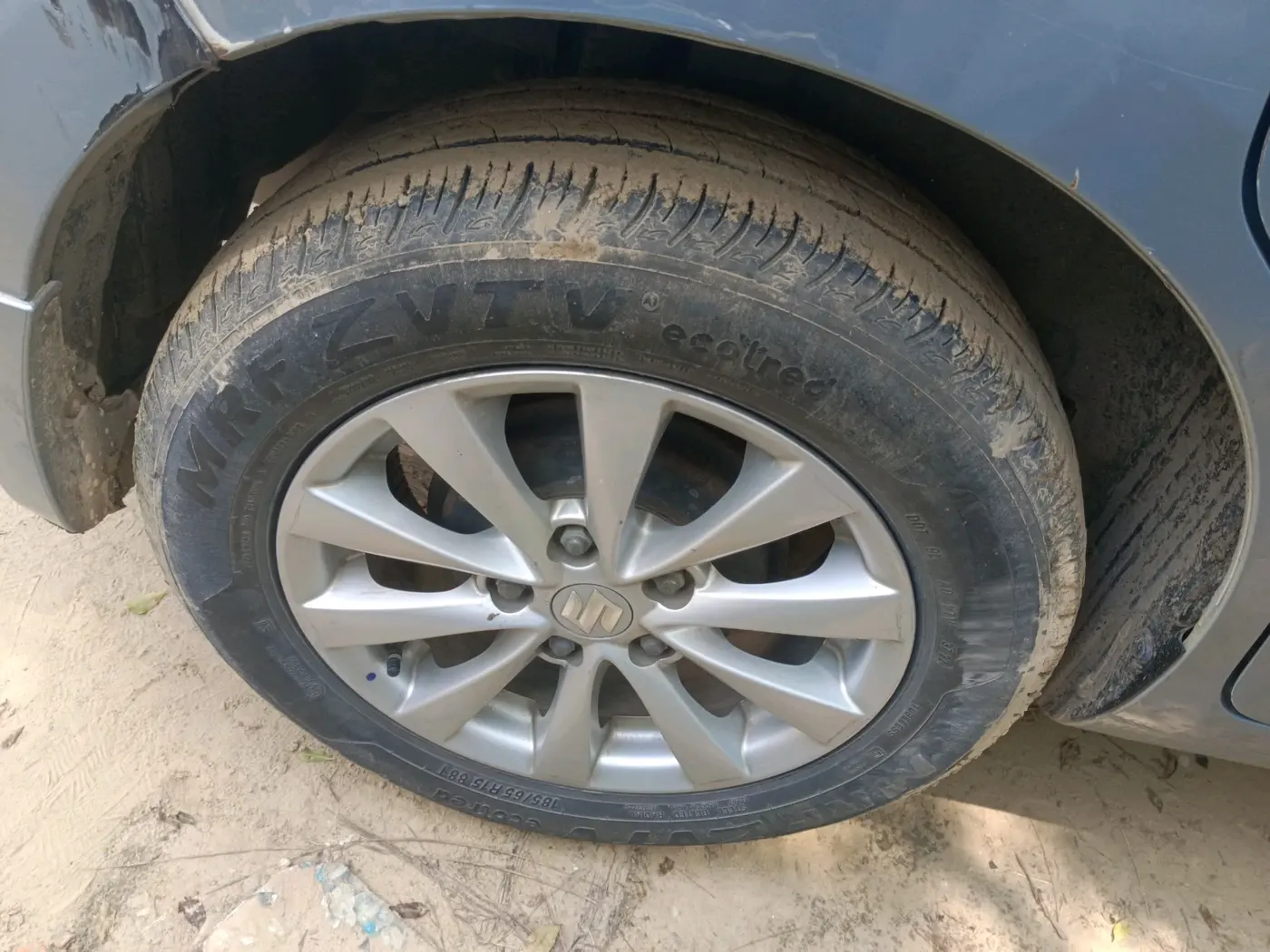 2011 Maruti Ertiga ZXI, CNG, Manual, 91,537 km, tyre