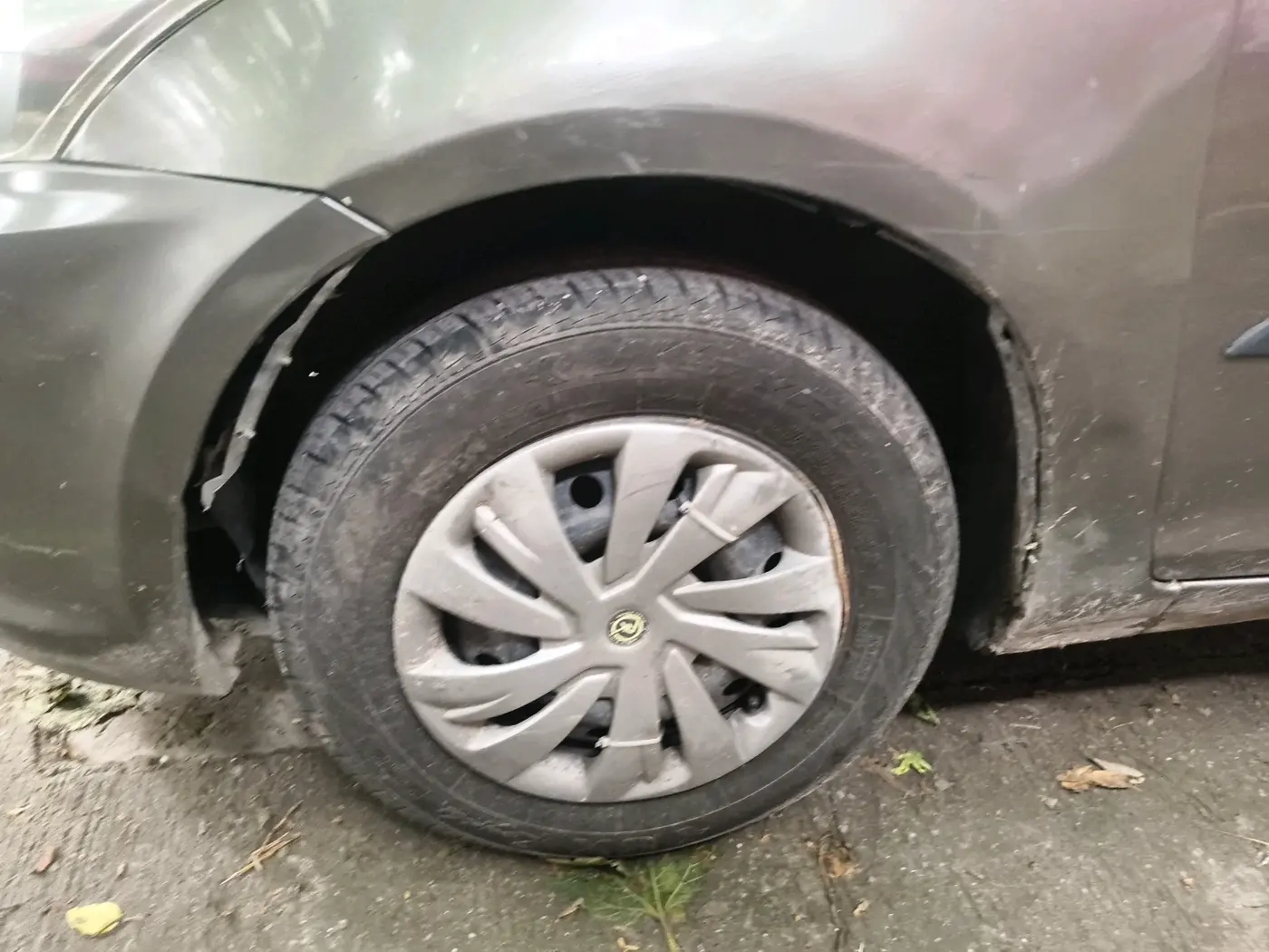 2015 Maruti Swift Dzire VXI, CNG, Manual, 1,38,119 km, tyre