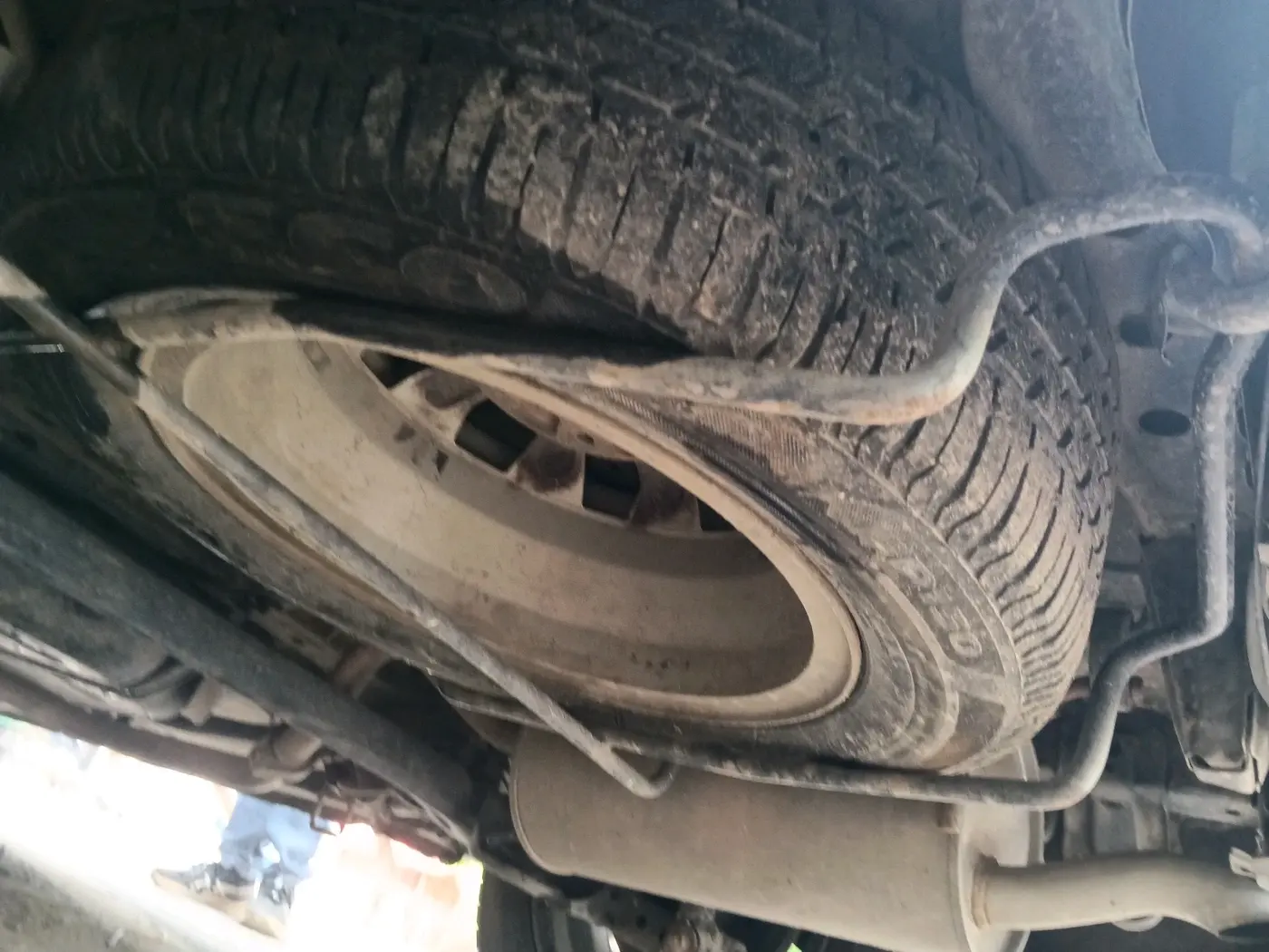 2013 Maruti Ertiga ZXI, Petrol, Manual, 87,596 km, tyre