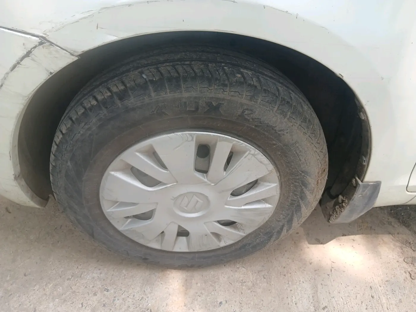 2013 Maruti Swift VXI, Petrol, Manual, 57,084 km, tyre