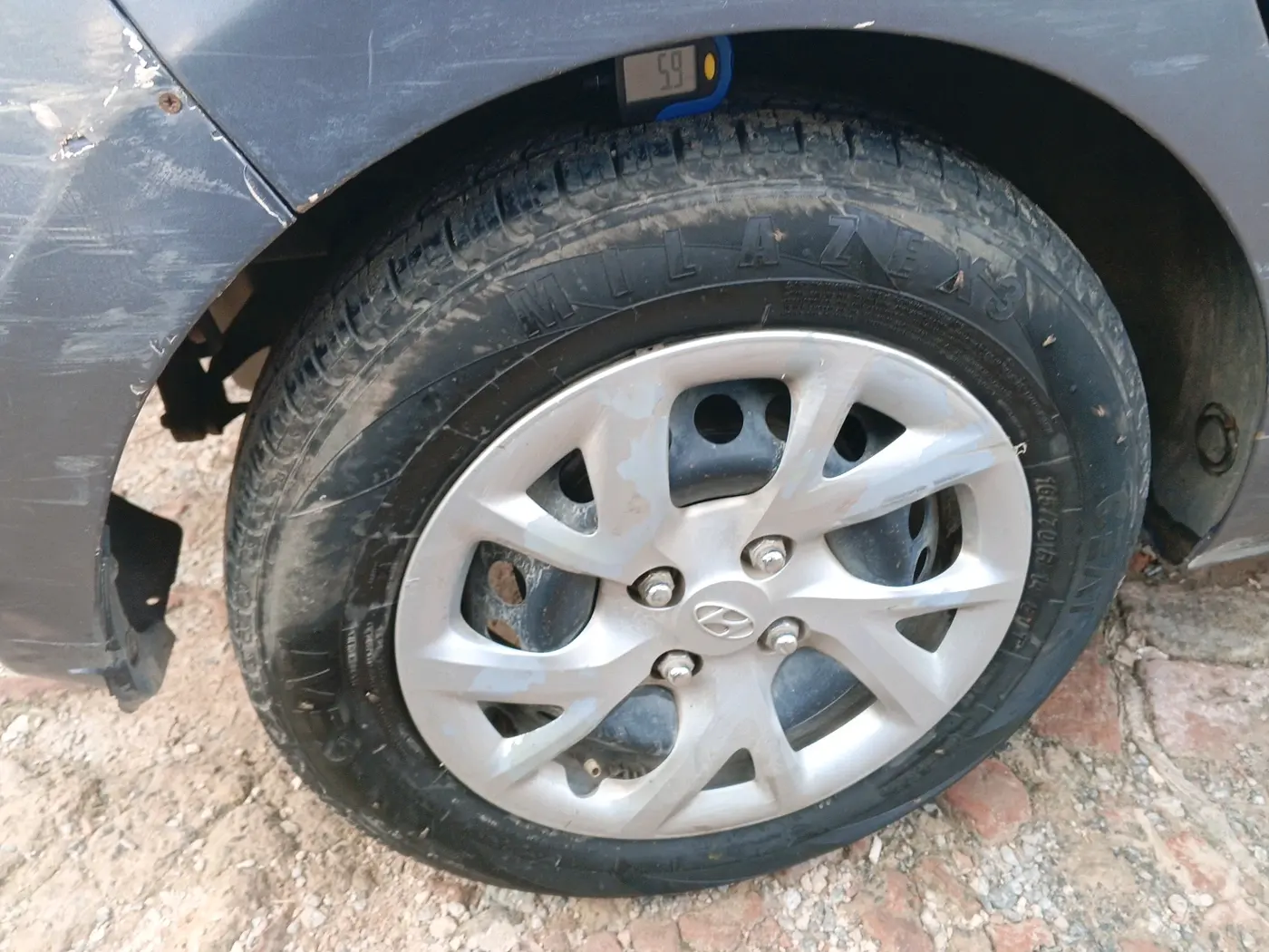2017 Hyundai Grand i10 SPORTZ 1.2 KAPPA VTVT, Petrol, Manual, 85,031 km, tyre