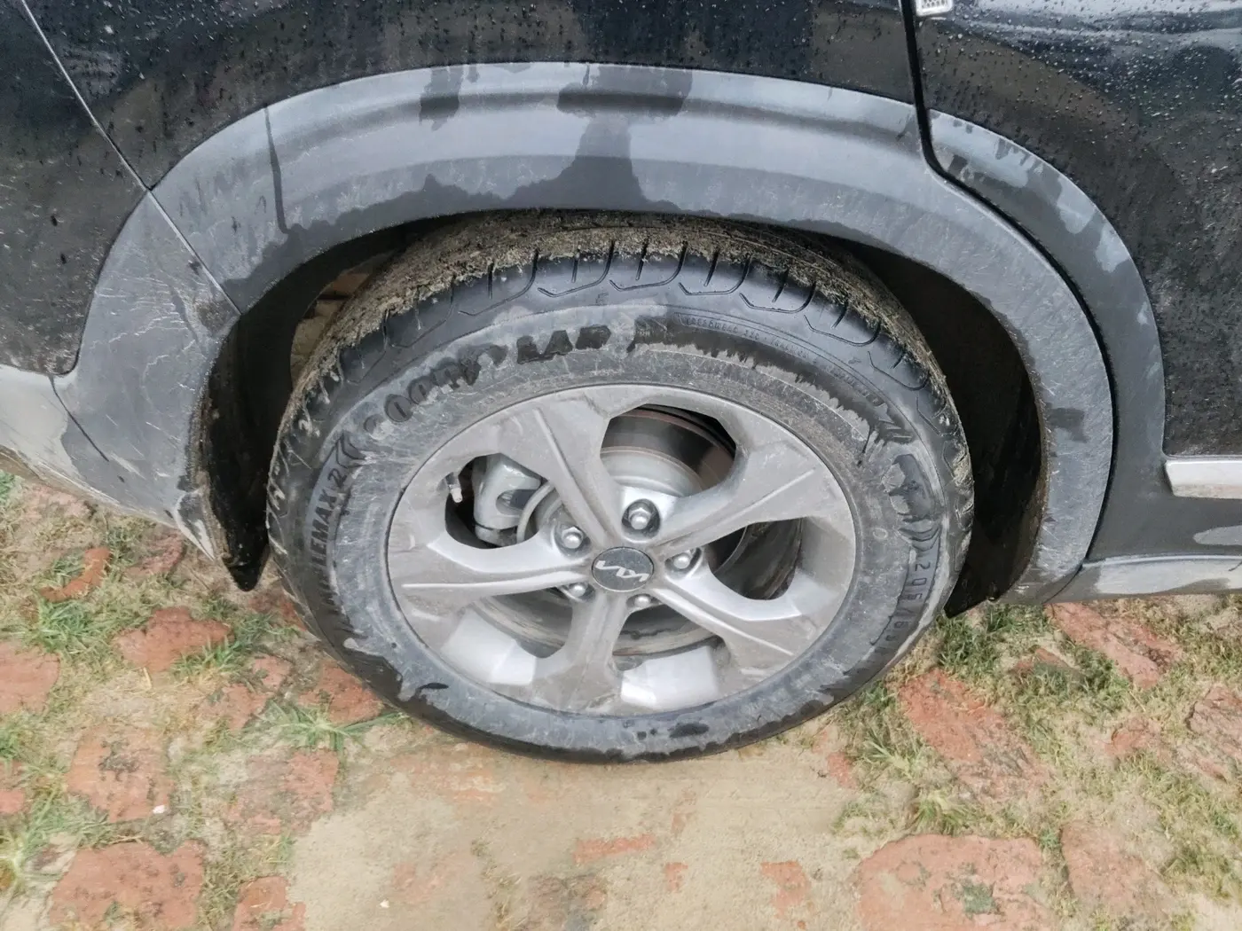 2024 KIA SELTOS  HTK PLUS 1.5 PETROL MT, Petrol, Manual, 34,979 km, tyre