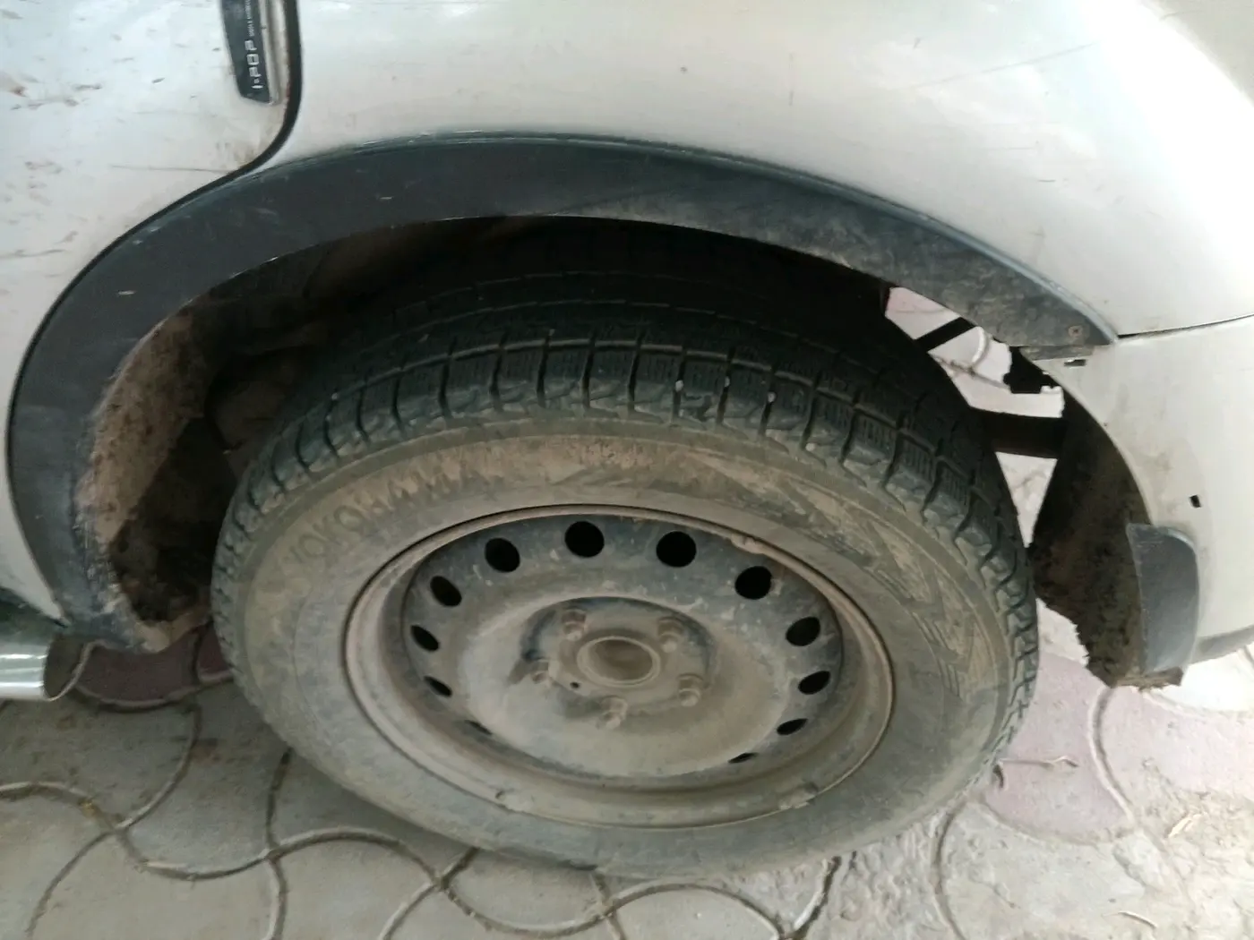 2012 Mahindra XUV500 W4, Diesel, Manual, 1,53,716 km, tyre