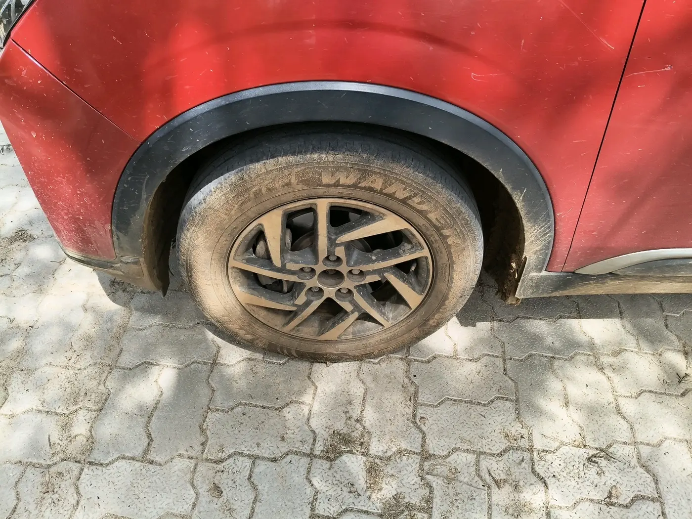 2022 Mahindra XUV300 W8 (O) 1.5 DIESEL, Diesel, Manual, 1,53,069 km, tyre