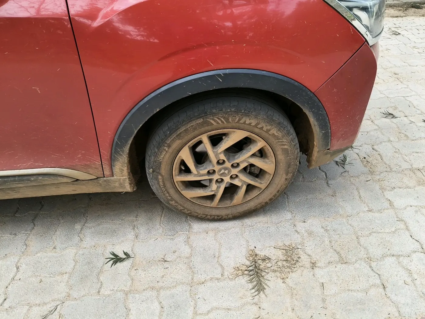 2022 Mahindra XUV300 W8 (O) 1.5 DIESEL, Diesel, Manual, 1,53,069 km, tyre