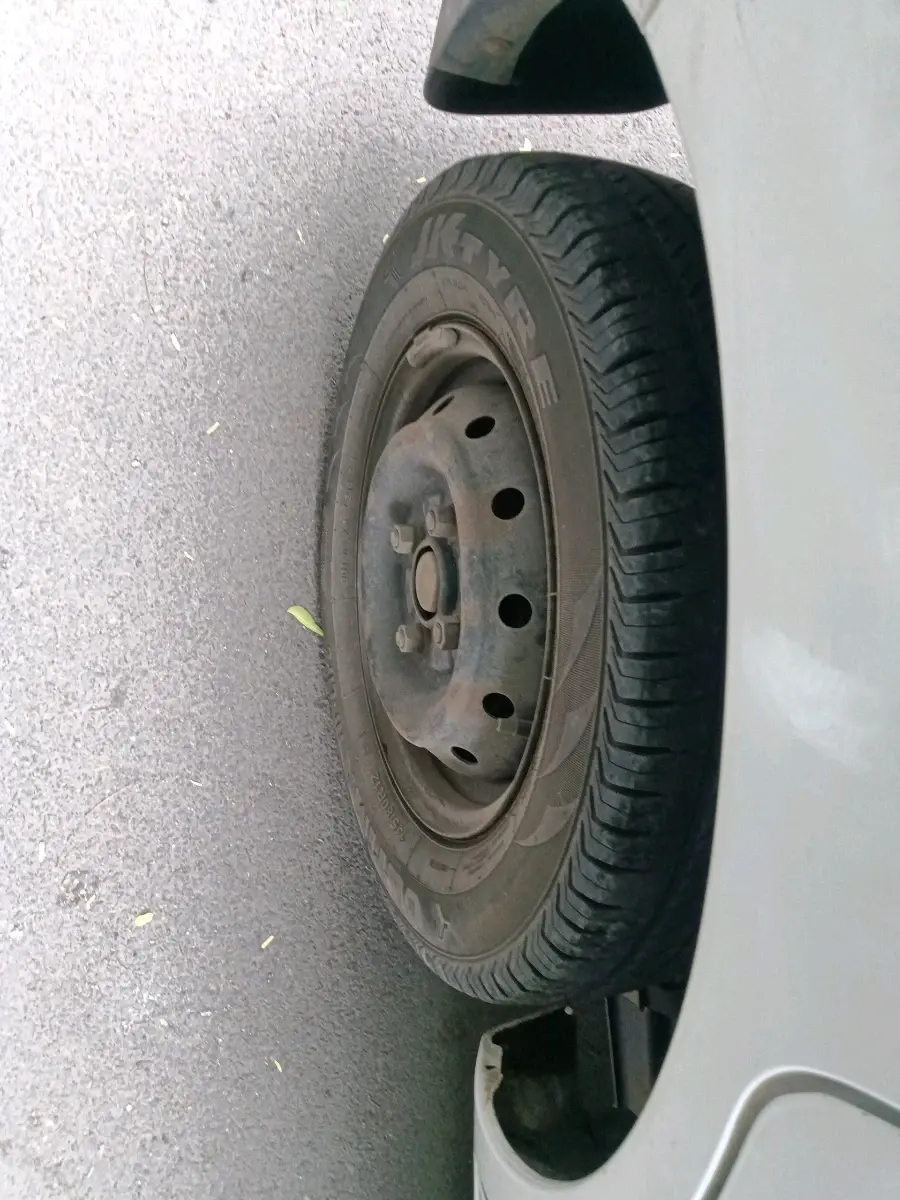 2013 Maruti Alto 800 LXI, Petrol, Manual, 1,12,938 km, tyre