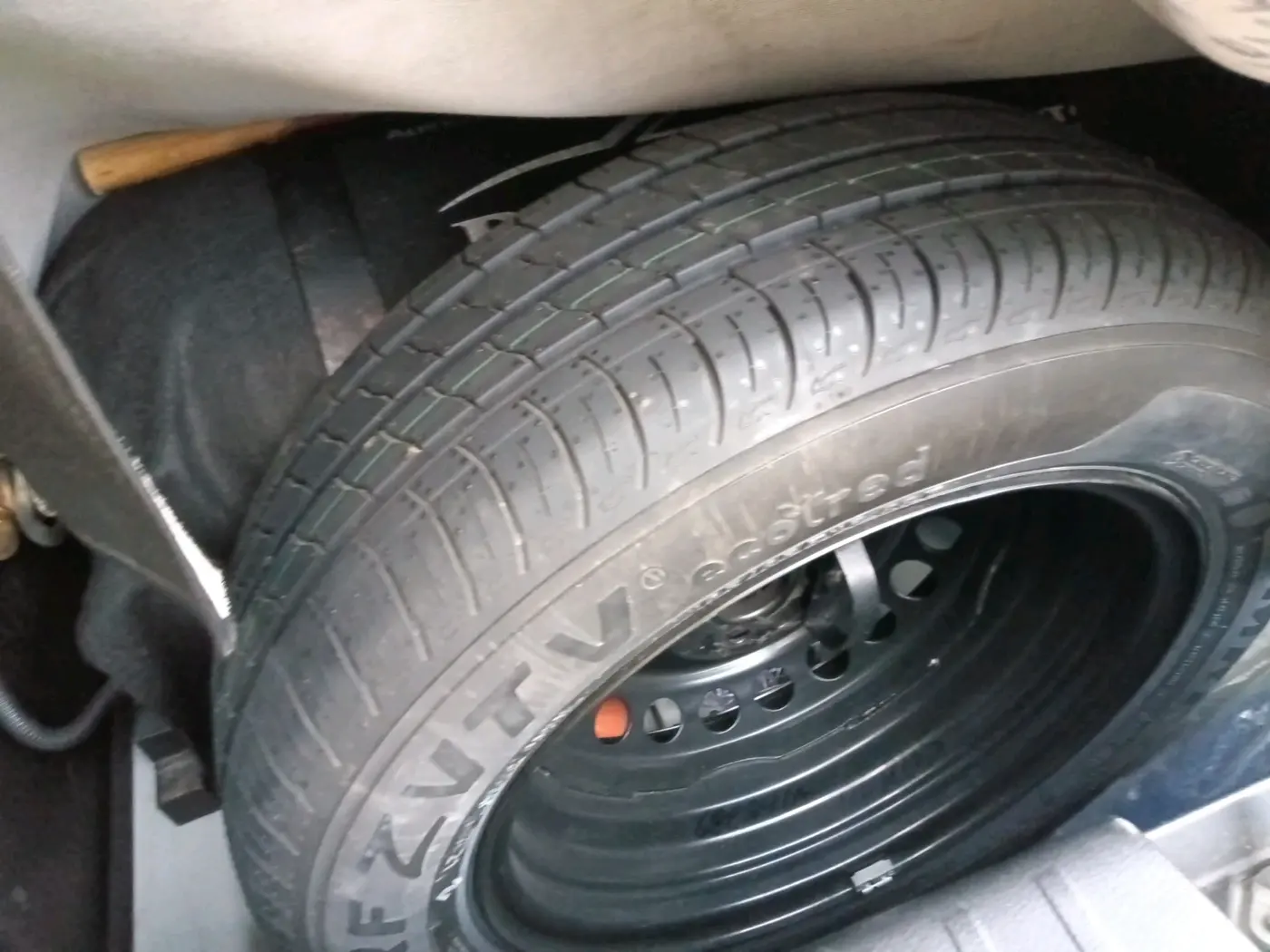 2021 Maruti Baleno DELTA PETROL 1.2, CNG, Manual, 1,35,905 km, tyre