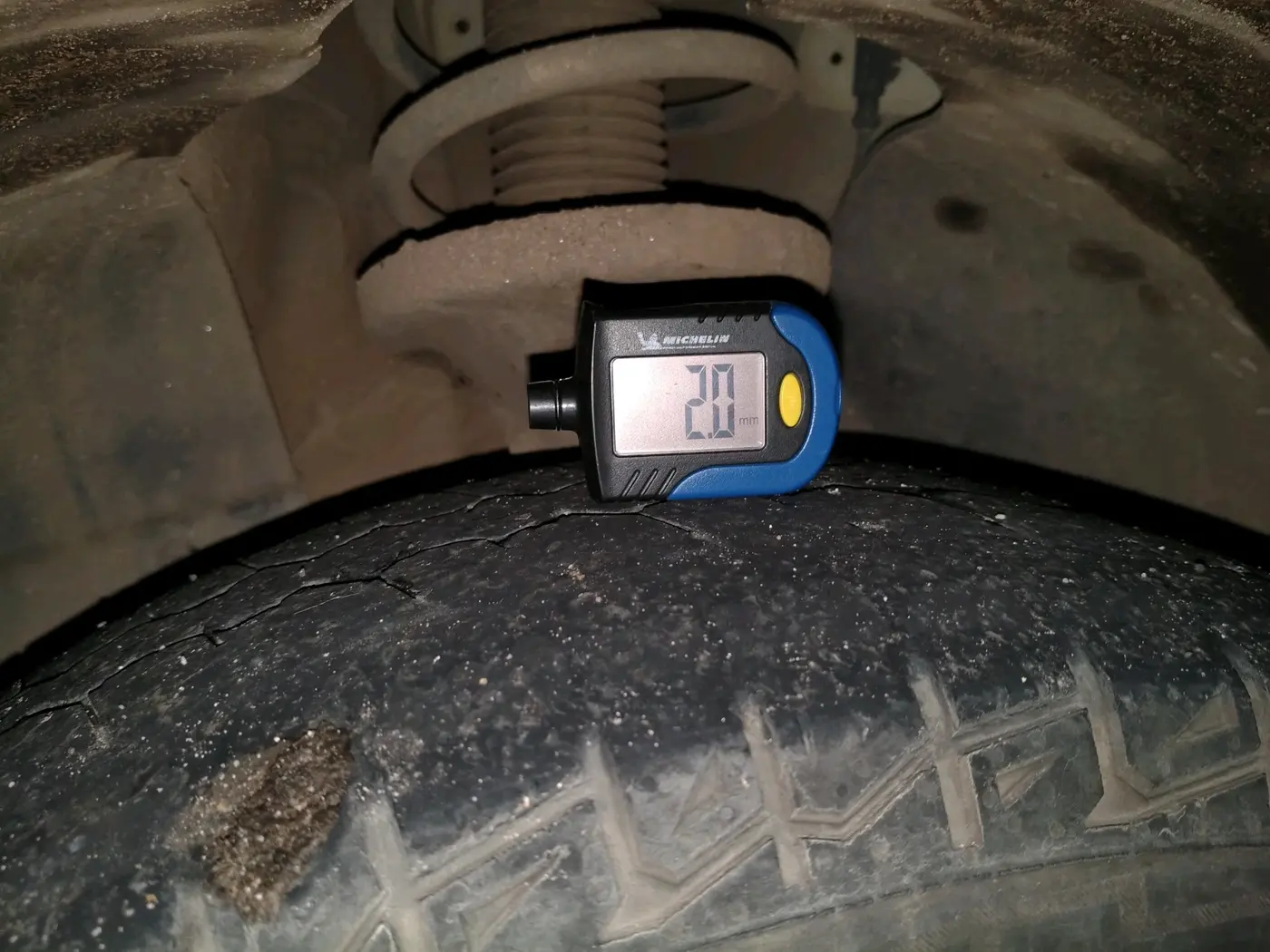 2014 Mahindra XUV500 W8, Diesel, Manual, 1,30,024 km, tyre