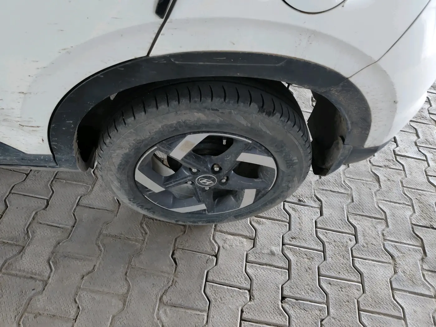 2022 Hyundai VENUE S 1.2, Petrol, Manual, 46,015 km, tyre