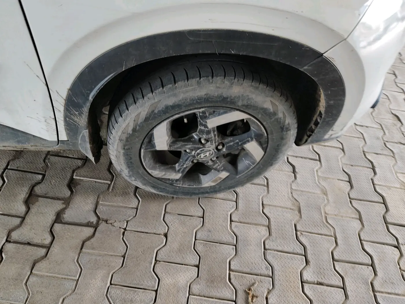 2022 Hyundai VENUE S 1.2, Petrol, Manual, 46,015 km, tyre