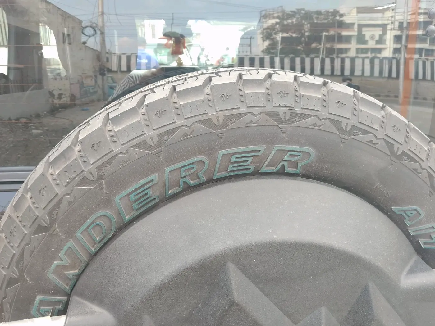 2022 Mahindra Thar LX PETROL HT 4WD AT, Petrol, Automatic, 28,092 km, tyre