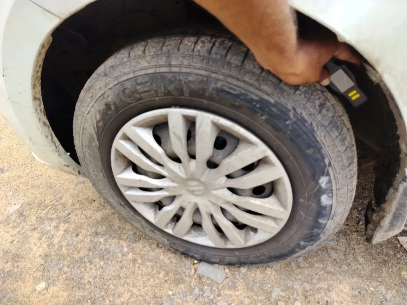 2020 Maruti Dzire VXI, Petrol, Manual, 59,501 km, tyre
