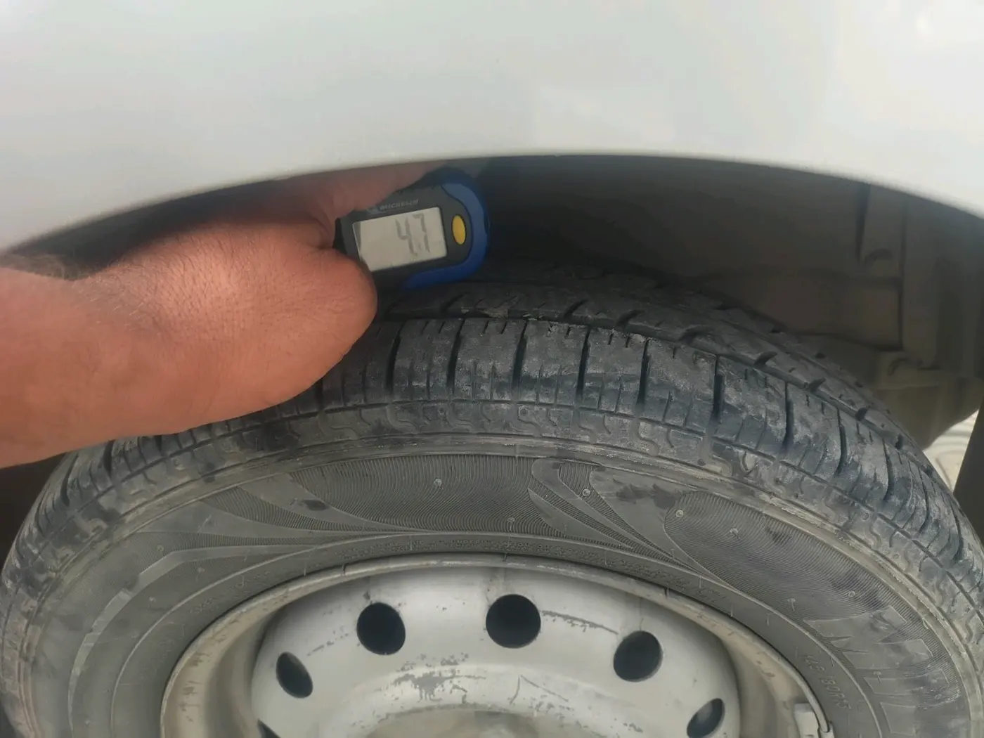 2017 Maruti Wagon R 1.0 LXI CNG, CNG, Manual, 2,21,617 km, tyre