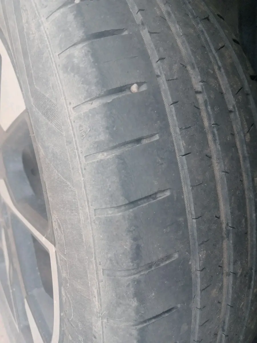 2021 Tata PUNCH CREATIVE  1.2 RTN DUAL TONE, Petrol, Manual, 89,751 km, tyre