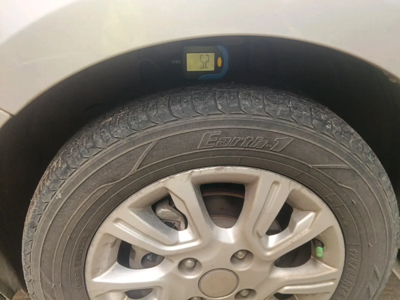 2017 Tata Tiago XZA PETROL, Petrol, Automatic, 54,052 km, tyre