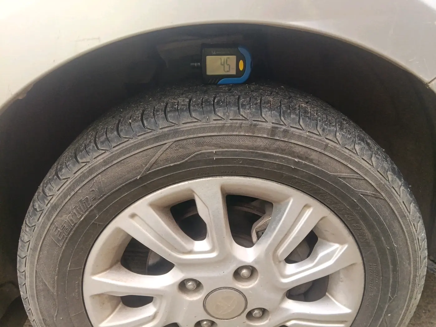 2017 Tata Tiago XZA PETROL, Petrol, Automatic, 54,052 km, tyre